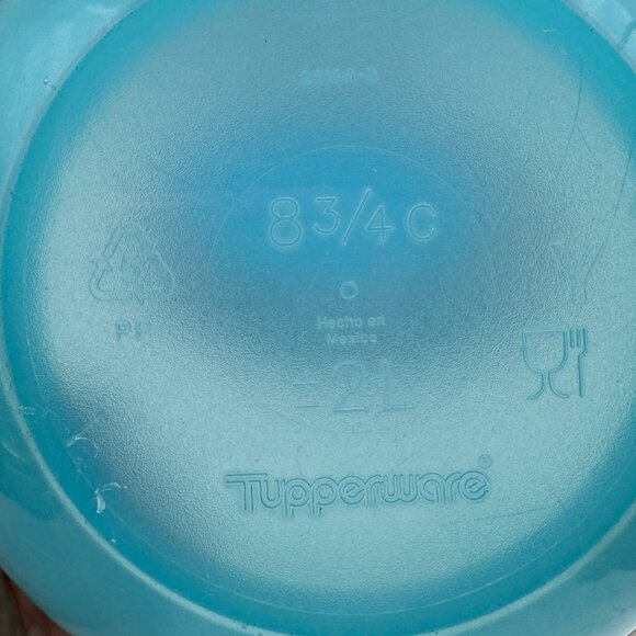 Tupperware Wonderlier Bowl present  Gift Dry Liquid Storage Spill Proof  8 3/4 c - Picture 9 of 12